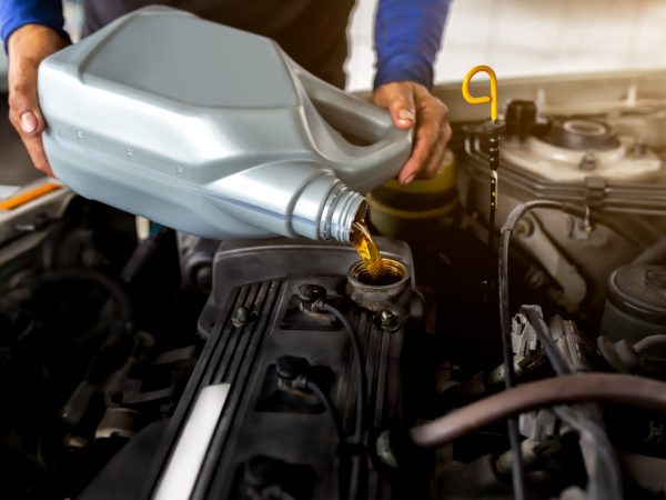 Como saber se o óleo do motor precisa ser trocado? A Leone Equipamentos responde