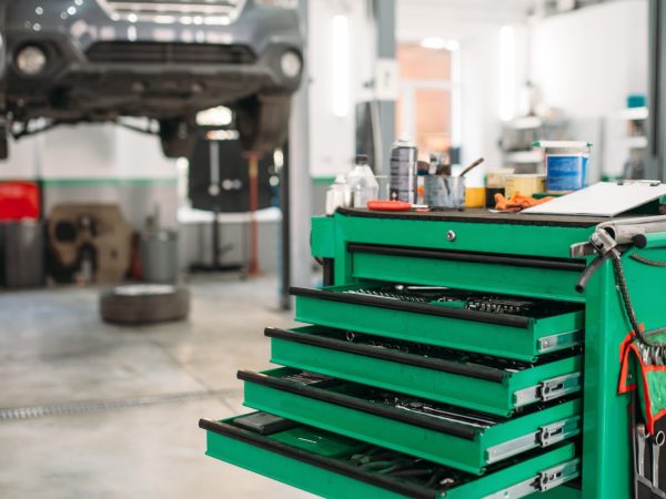 Como otimizar o espaço da sua oficina com carrinhos de ferramentas?