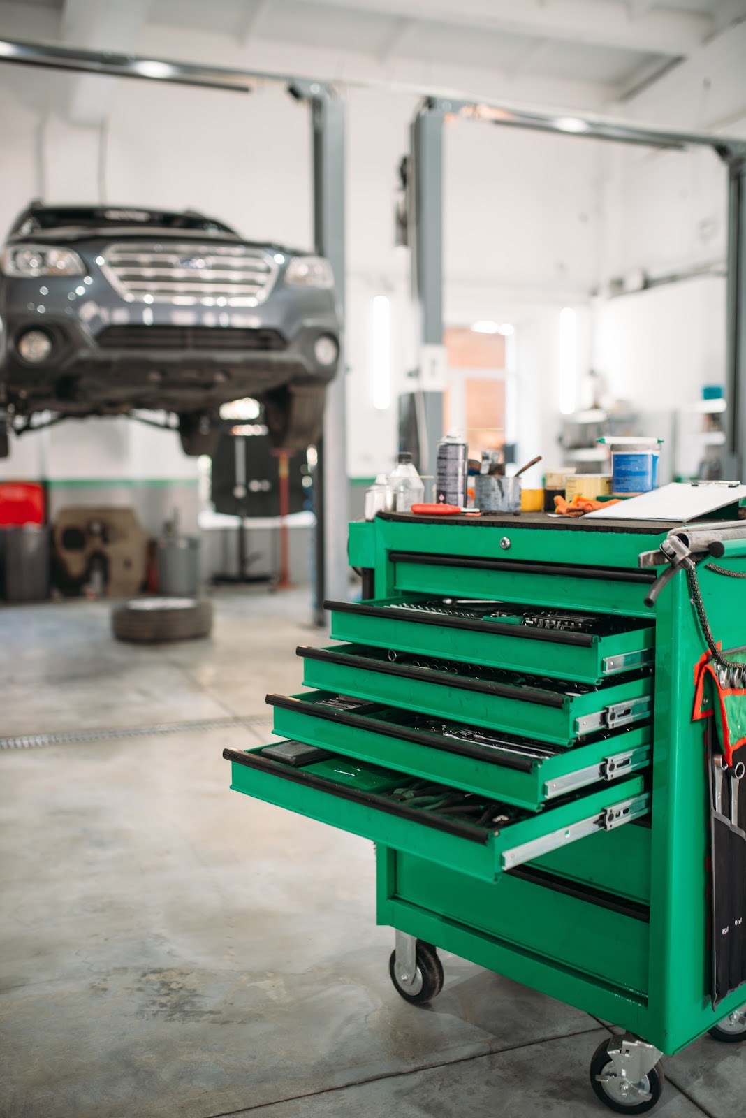 Como otimizar o espaço da sua oficina com carrinhos de ferramentas?